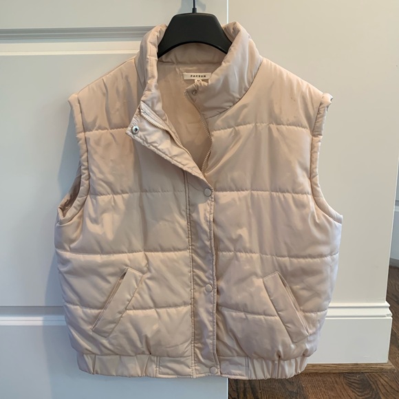PacSun Cream Puffer Vest, size M/L - Picture 1 of 3